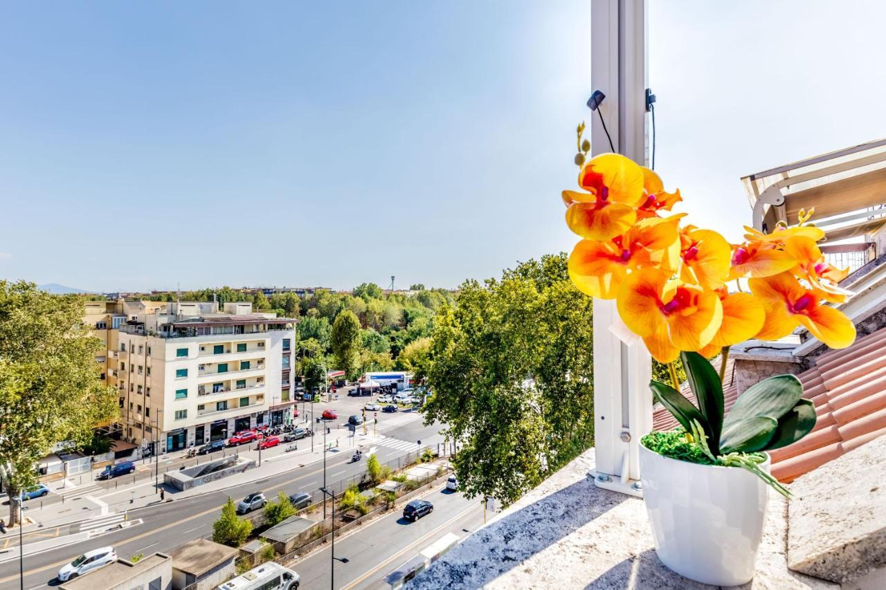 Bbhome Penthouse Bright And Elegant Metro Conca D'Oro Рим Екстериор снимка