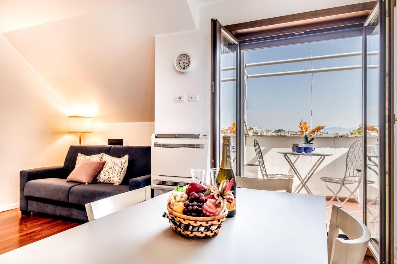 Bbhome Penthouse Bright And Elegant Metro Conca D'Oro Рим Екстериор снимка